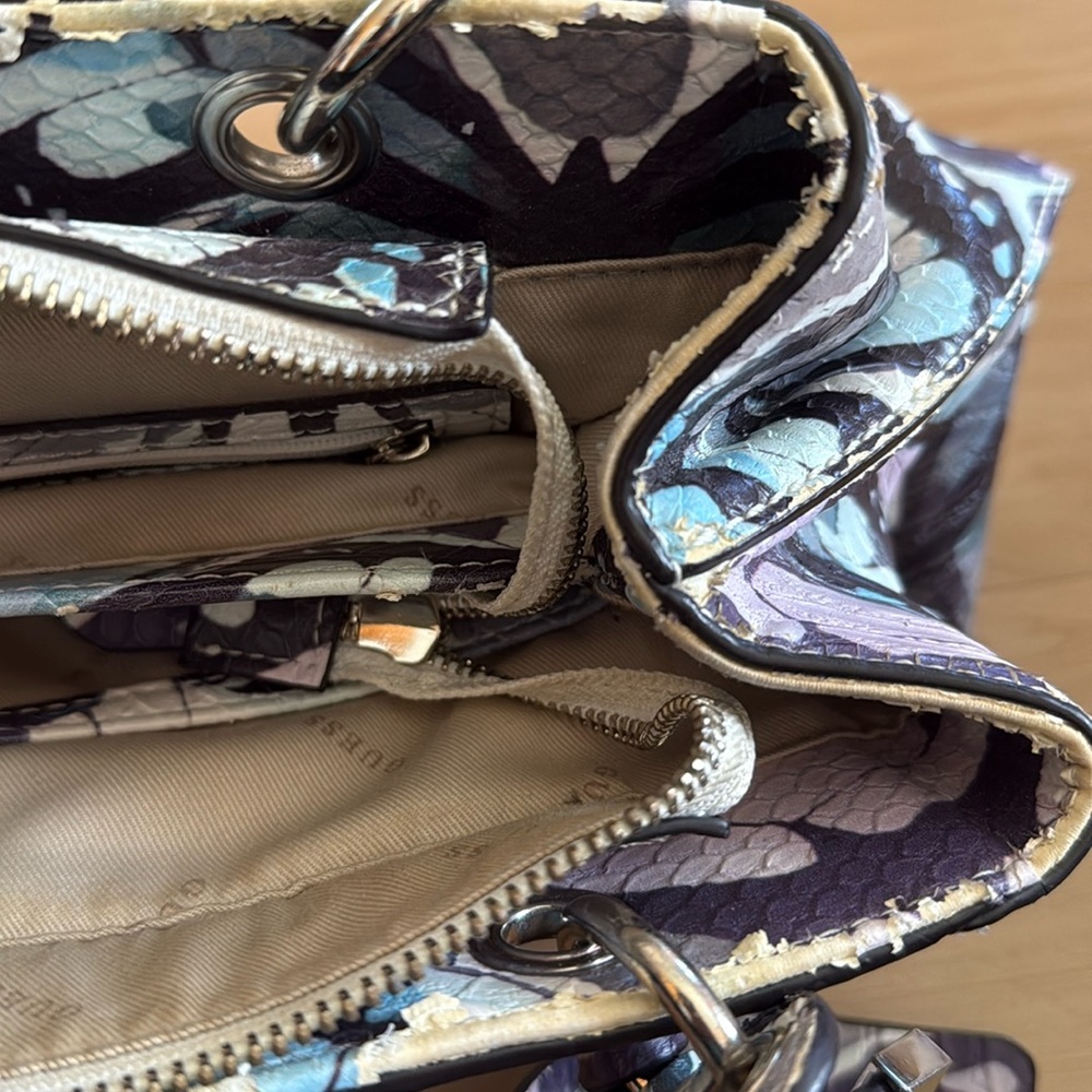 GUESS FLUTTER PASTEL COLOR BUTTERFLY LARGE PURSE BAG 2 COMPARTMENTS W/ POCKETS - Picture 11 of 16